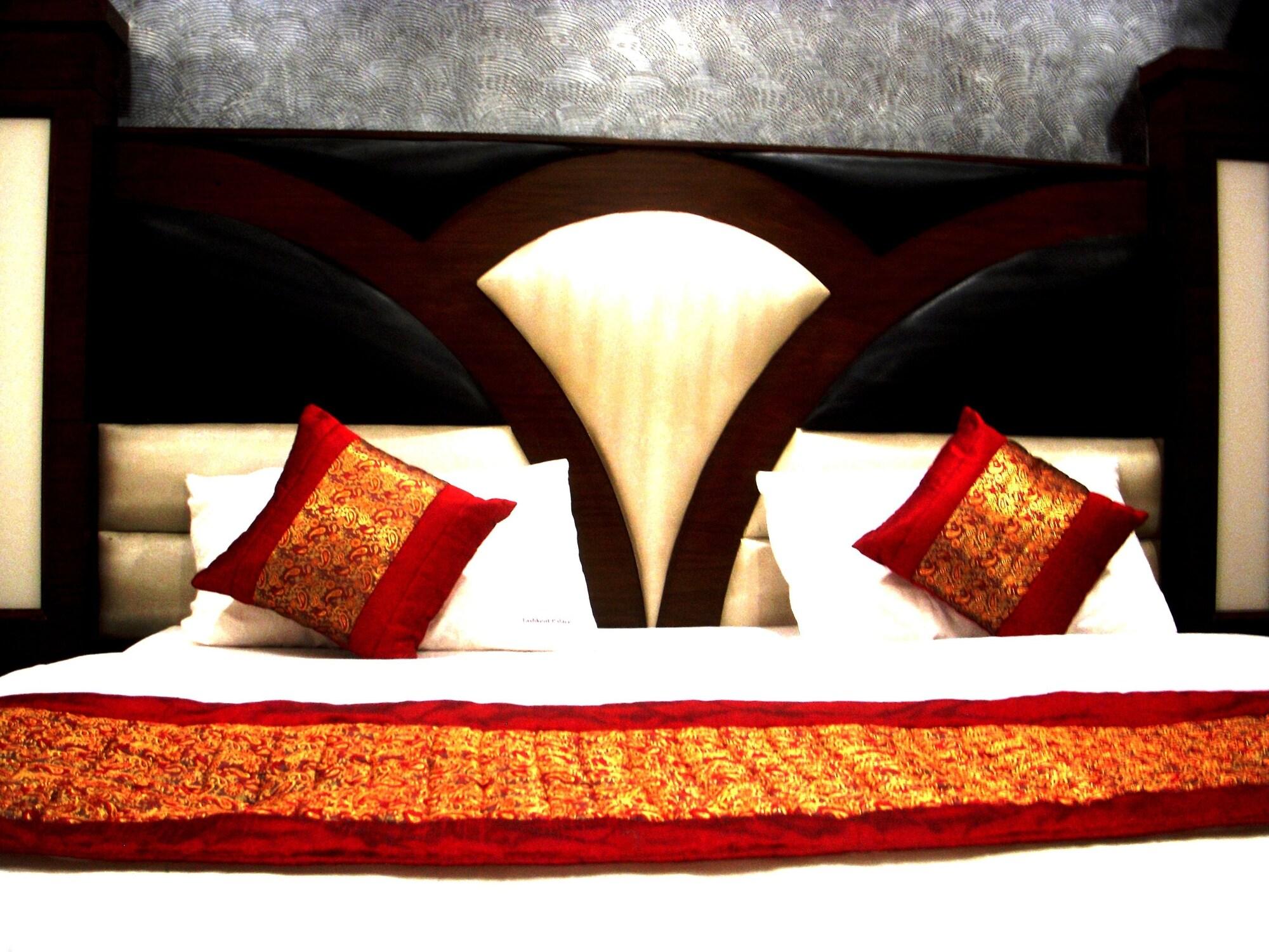 Hotel Tashkent Palace - Near New Delhi Railway Station Exteriör bild