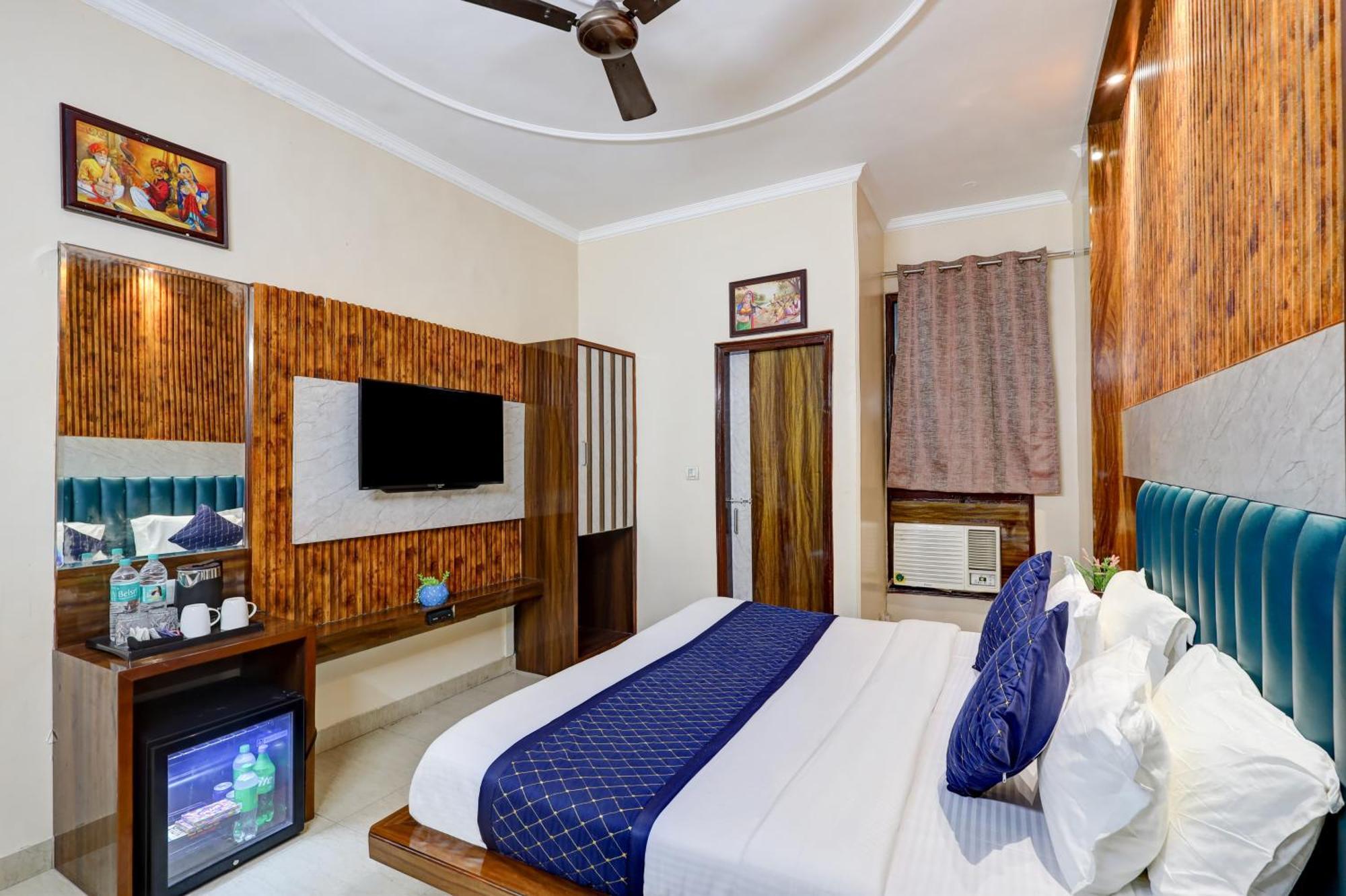 Hotel Tashkent Palace - Near New Delhi Railway Station Exteriör bild