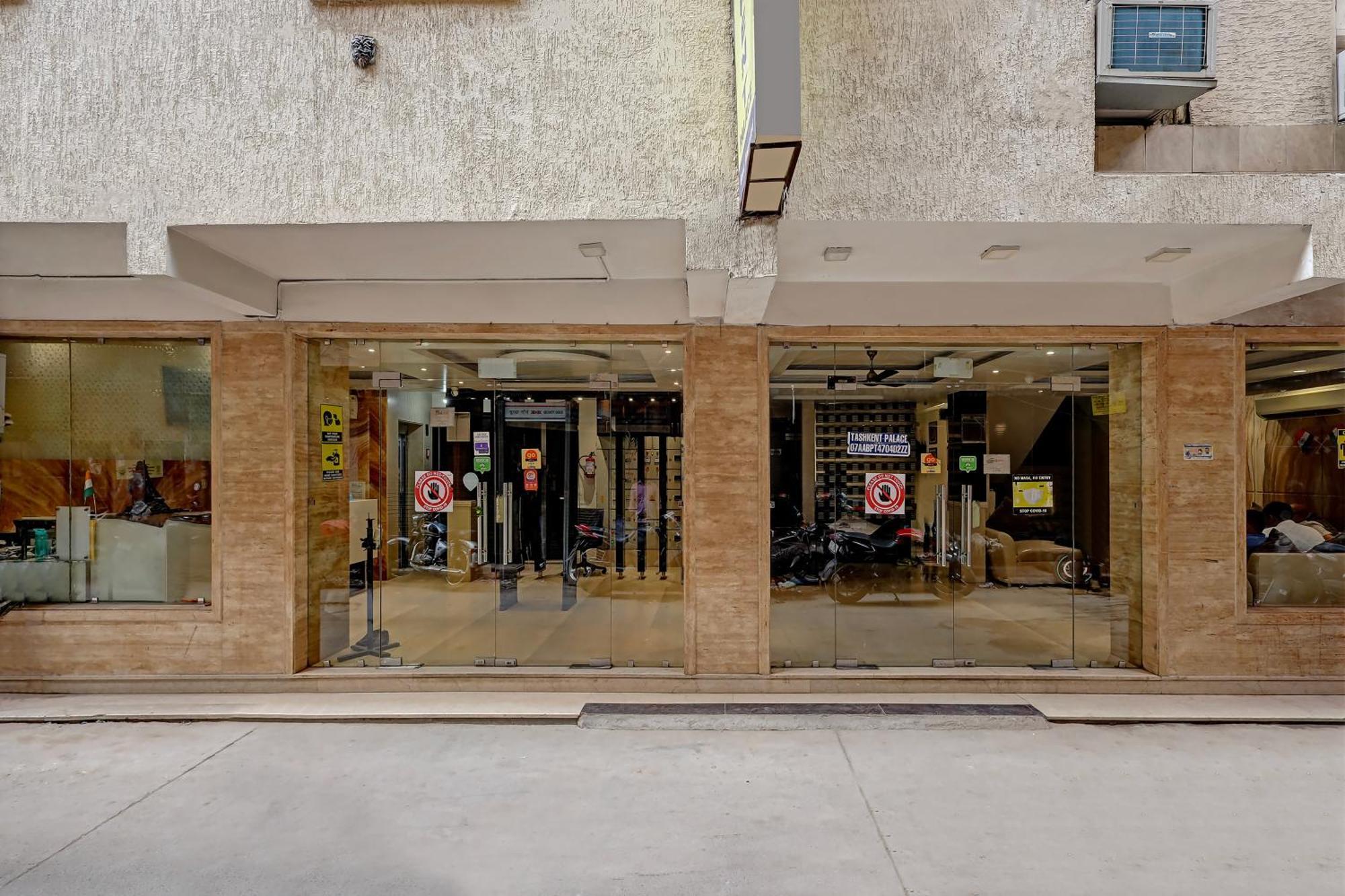 Hotel Tashkent Palace - Near New Delhi Railway Station Exteriör bild